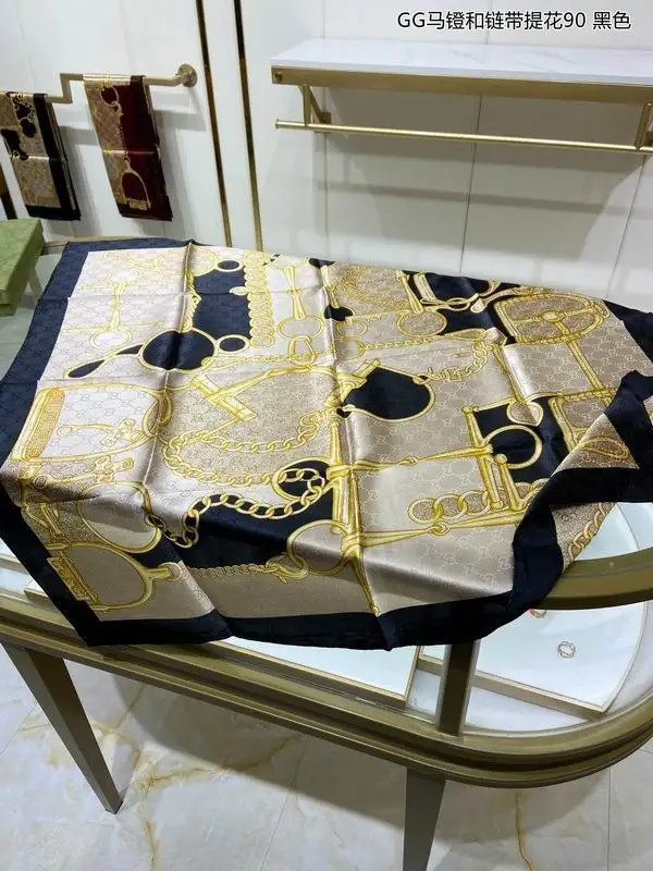 Gucci silk scarf 90X90cm  E19 (8)
